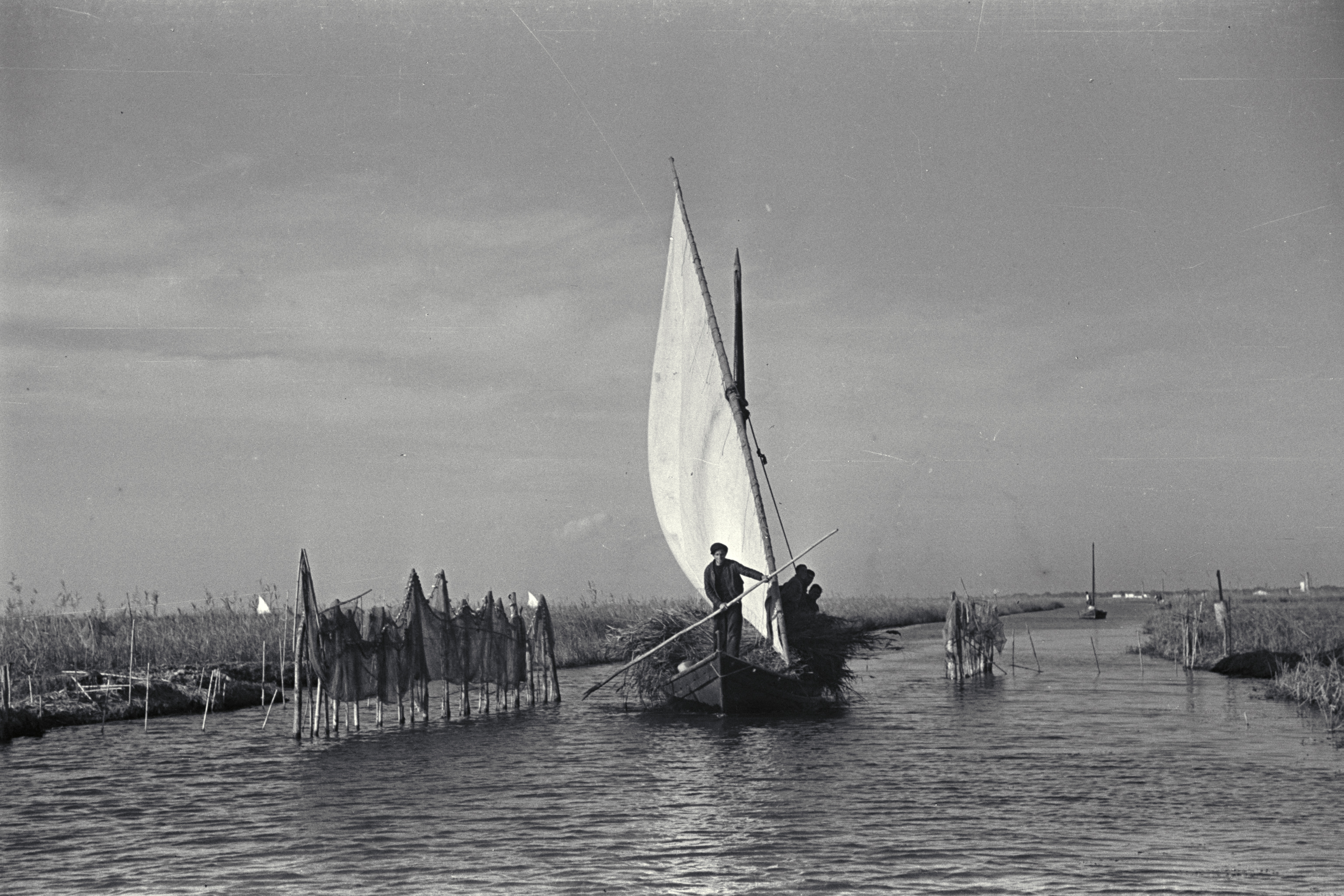 L’Albufera. Imagen de los años 50 de navegación con vela latina